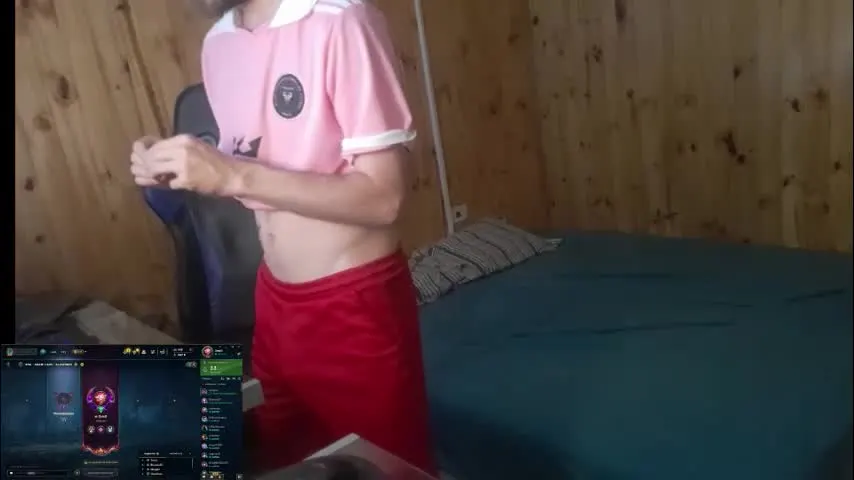 ezeandpe — Hey!! A game of League of Legends to warm up, shirts off