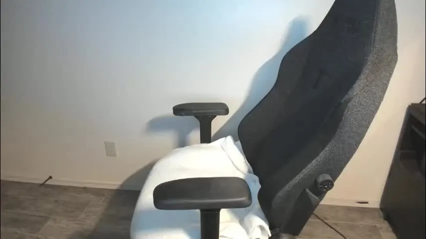 jiort233 — cum show! [274 tokens remaining]