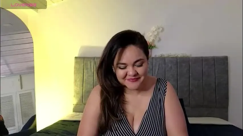 natashablade_ — flash boobs + press nipples #milf #bigboobs #bigass #legs #mature [0 tokens remaining]