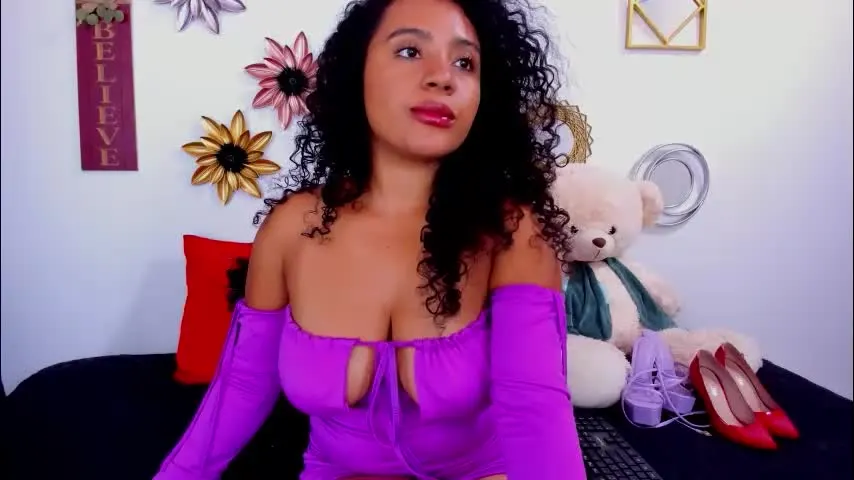 paolitaken — Paolitaken's room #lush #latina #ebony