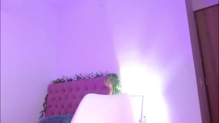 soysilvanna_ — nakend and oil body [21 tokens left] Want to have a good time? 🥵 #skinny #smalltits #deepthroat #natural #slut