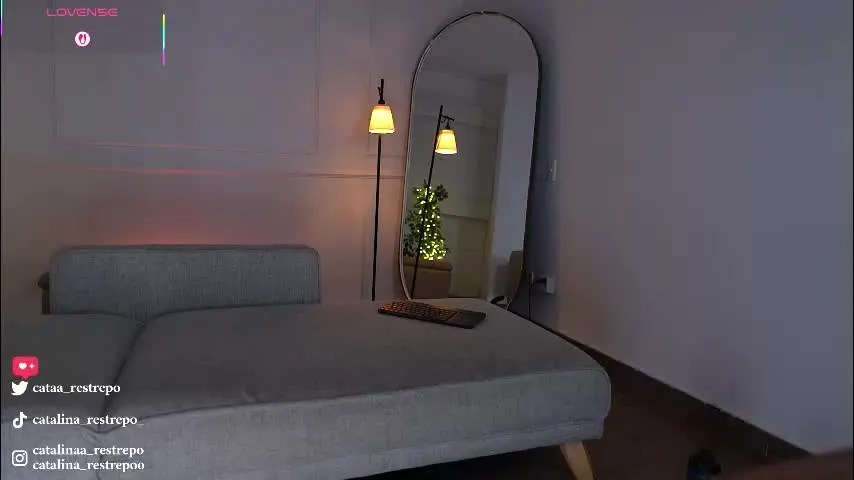 vanessa_sexxy — GOAL: FINGERING [654 tokens remaining] Welcome to my room! #lovense #cum #bigboobs #lovense #squirt