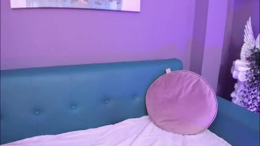 alessiia__ — Pussy wacking and spanking day! ✨ PVT OPEN✨ // GOAL: 🌸 TWERK + PANTYS SIDE!🌸 #shavedpussy #18 #curvy #daddy #shy