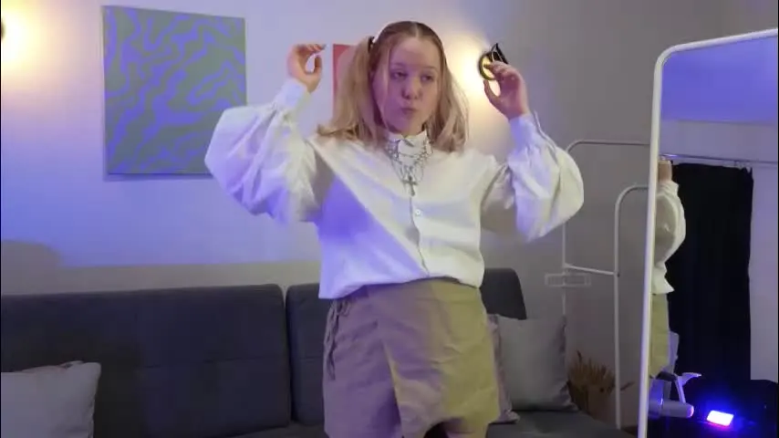 aurorahatchinson — Welcome to my room! - Goal reached!