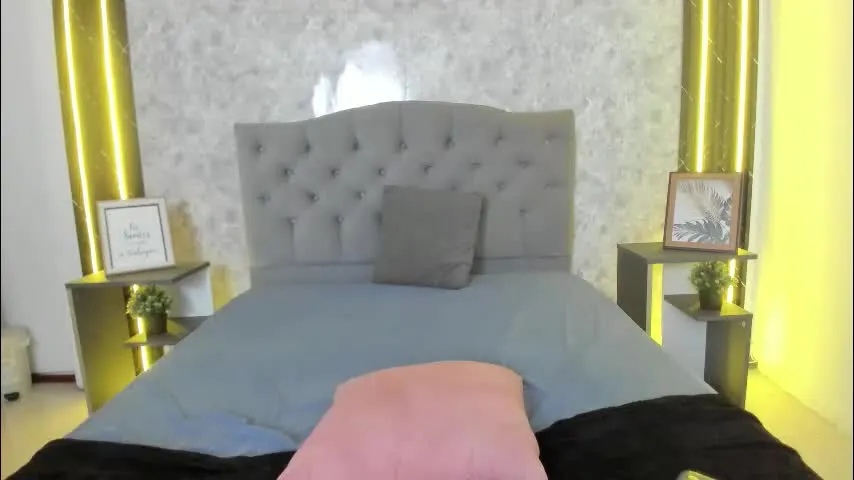 giannaslimjb — Full naked + spank ass #ebony #teen #latina #bigass #anal [196 tokens remaining]