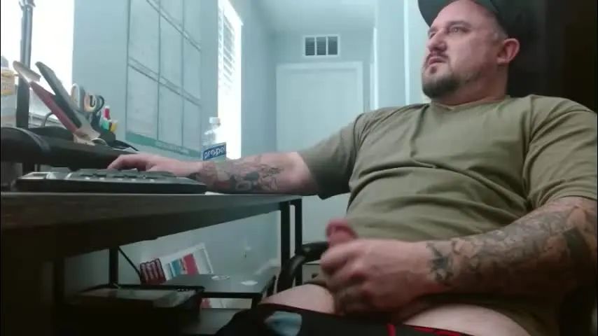 ilovedaddy19993433 — daddy needs a new laptop [2468 tokens remaining]