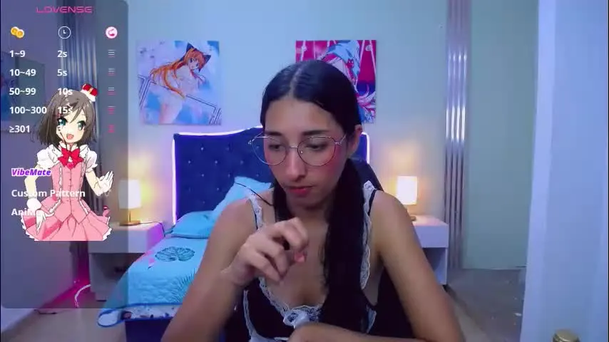 inocent_luna — GOAL: titis oil [79 tokens remaining] Welcome to my room! #hairy #smoke #18 #daddysgirl #bush