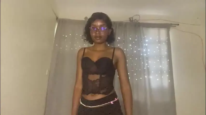 lorenpivin — GOAL: Let me send you an air kiss [13 tokens remaining] Welcome to my room! #petite #young #cute #ebony #new