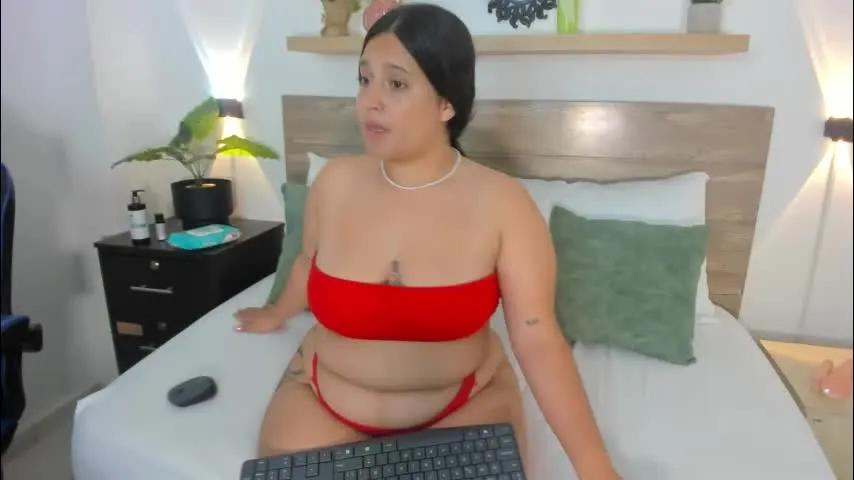 tamara99_ — GOAL: SEXY DANCE + NAKED [122 tokens remaining] Welcome to my room! #curvy #latina #18 #young #daddysgirl