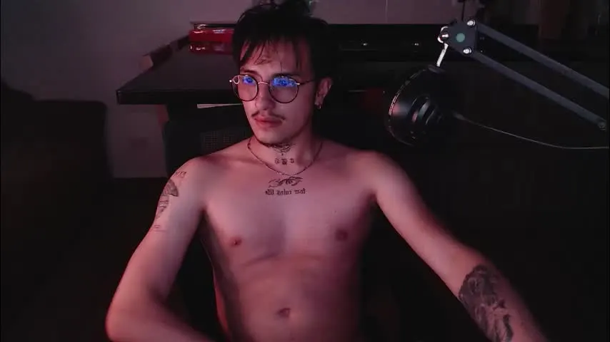 te0__0 — do you want to fuck me? --- cum here ⬇️⬇️ - Goal: put my little ass RED #uncut #gay #twink #bigcock #skinny