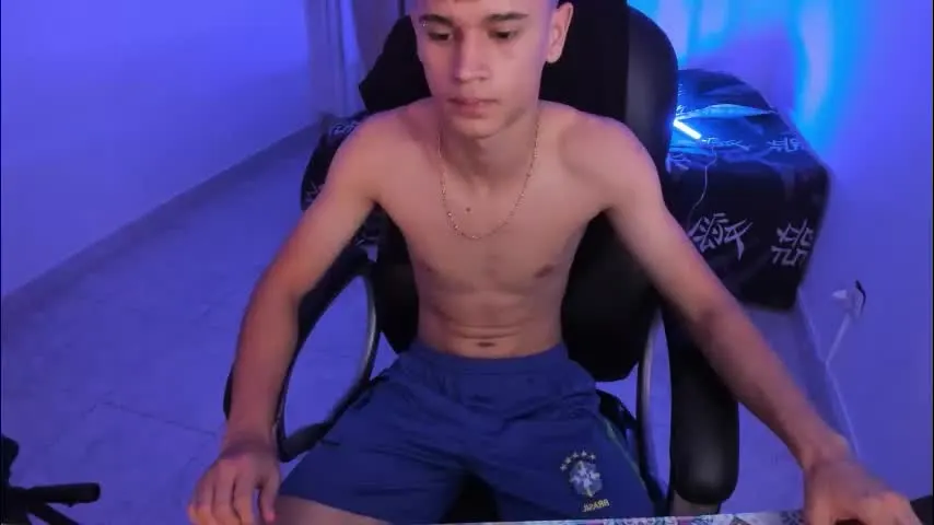 aron_boyy — CrazyGoal: I feel so sexy today for you ♥ // @GOAL: Jerk Off !! // #cum #bigcock #young #twink #18 // PVT Open // New Media On Sale //