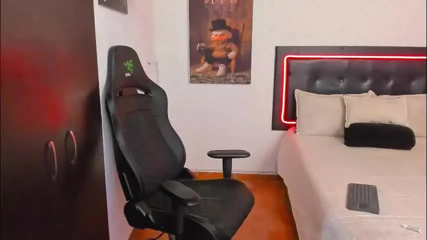 joseph_palacios — cum show #ebony #bigass #bigcock #muscle #cum [2939 tokens remaining]