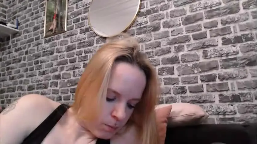 xhotmilf87x — ass fingern 5 min [64 tokens remaining]