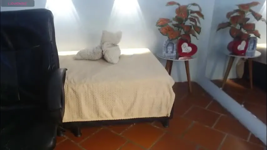 jeankarls — GOAL: shirt off [75 tokens remaining] Welcome to my room! #party #twink #straight #bigcock #18