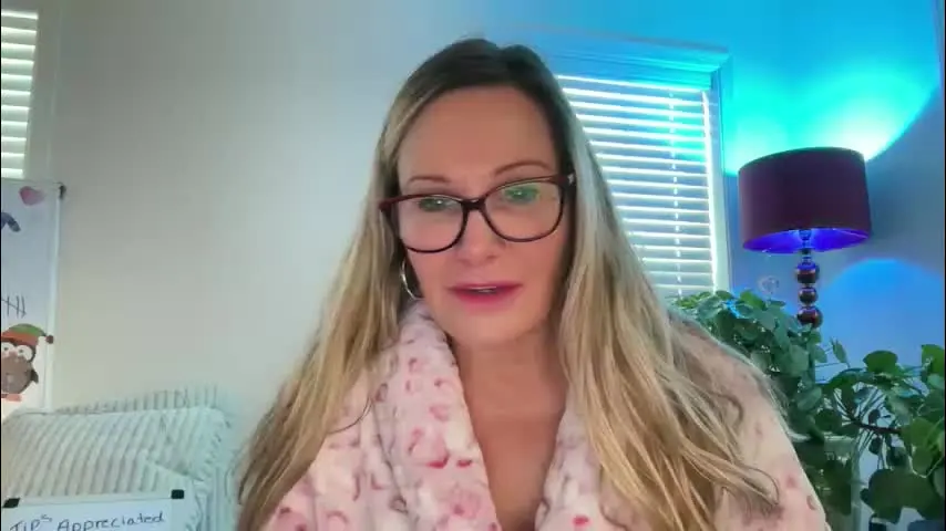 milf_goddess — Thirsty Thursday! Weekend Kick Off! #Privates On #Milf #roleplay #bigboobs #snap