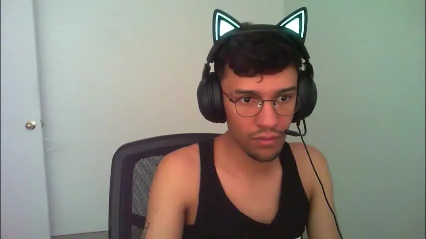 nekotano — Buck's Corner #twink #young #tatted #gamer #younghung Tip to chat