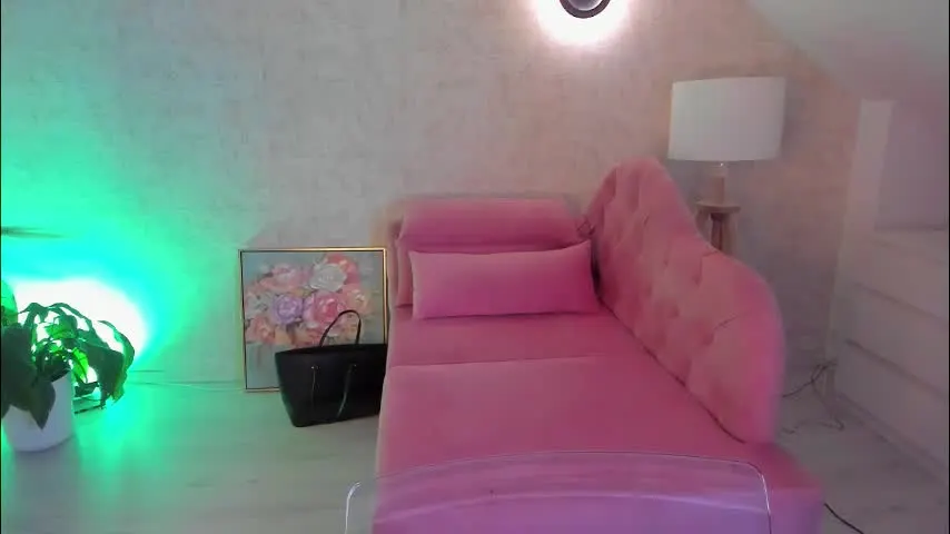 sashabaex — 🔞Come have some fun and let's turn up the heat 🔥 - Goal: Strip Tease #lovense #bigboobs #natural #smoke #young