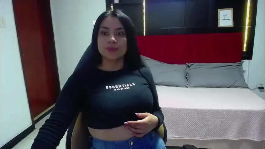 sofi_cadavid — Show tits ♥ 24 remaining to goal! Play with me ♥