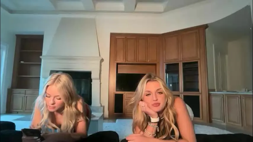 alyssastonee — pants off at 500 Views !!! #innocent #18 #new #sexy [1986 tokens remaining]