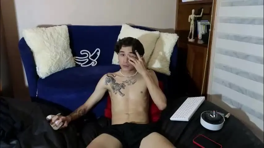 derekswanx — pants off [200 tokens left] #smoke #feet #c2c #findom #dom #fitbody #cumshot