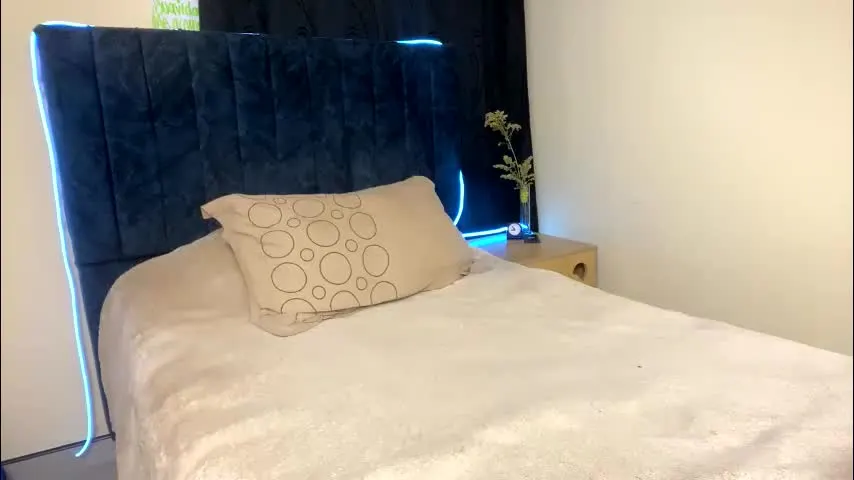 lia_queen610 — Goal: Off top🍀 [35 tokens left] 🌸Happy January guys // PVT OPEN // #hairyarmpits #hairypussy #natural #cute #bush🍓