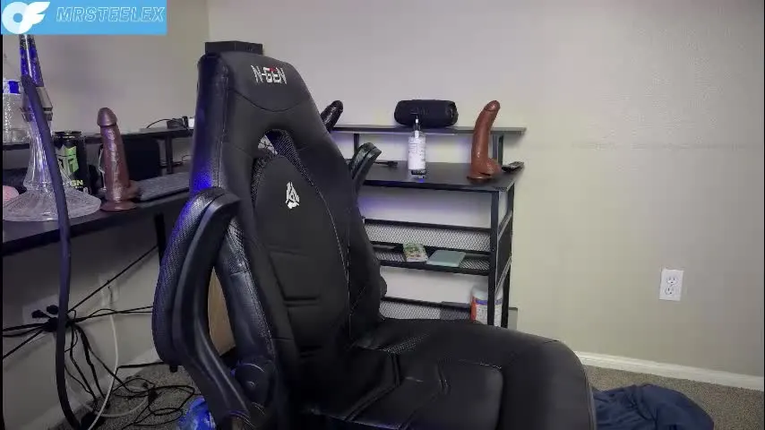 10inch_gymjunky — Welcome to my room!