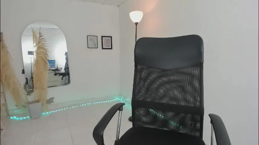 abony_sex69 — #deepthroat #bigboobs #18 #squirt #latina [0 tokens remaining]