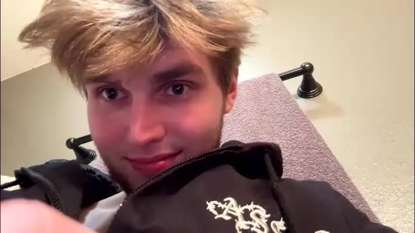 bigskinnyboyshh — Lowkey want BBC… Hit the O.F. Link 🔗 #18 #teen