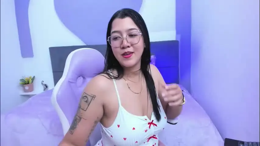 mariana_cutte_ — GOAL: Sexy Dance and get naked now [181 tokens remaining] Welcome to my room! #new #teen ##bigboobs #petite