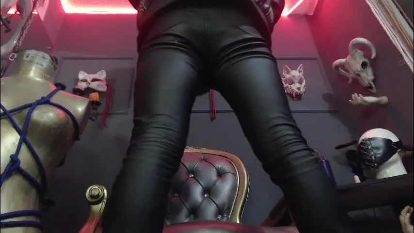 zainkreiger — naked100 [122 tokens remaining] #bdsm #hairy #dominant #hairless #cock