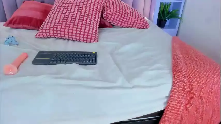 amberstonne__ — GOAL: An erotic dancing in oil all nude [27 tokens remaining] 🔥NEW SENSATIONS🔥 I'm new here I hope you follow me and enjoy my presence🌸 #skinny #submissive #smalltits #18 #feet