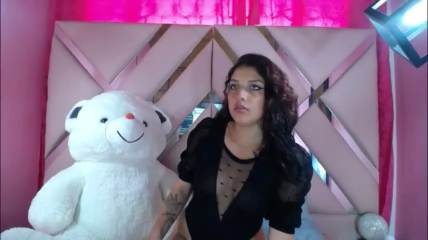 emma_nyx — Goal: ❤️Tail whip + slow spin #latina #curvypetite #tattooedgirl #nonude #curvy - Next Goal: ❤️Show Panties👙