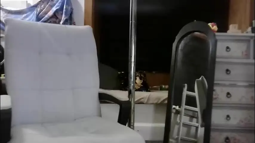 enchanting_ellie — Elley Unplugged