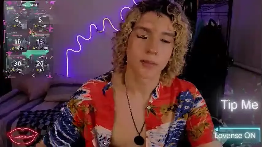 lyric_mirage — GOAL: Sexy dance [40 tokens remaining] Welcome to my room! #18 #blonde #young #lovense #feet