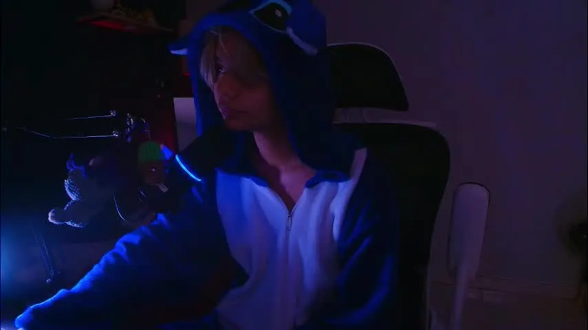 marlena3312 — GOAL: I play with my ass [109 tokens remaining] I want to have a little fun while I talk to my friend on the phone. #asian #teen #young #smalltits #Skinny