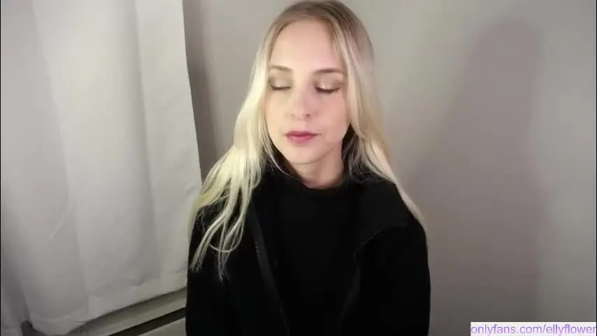 prettygirl_elly — Hi there :) - Goal: panties off [1219 tokens left] #cute #new #shy #petite