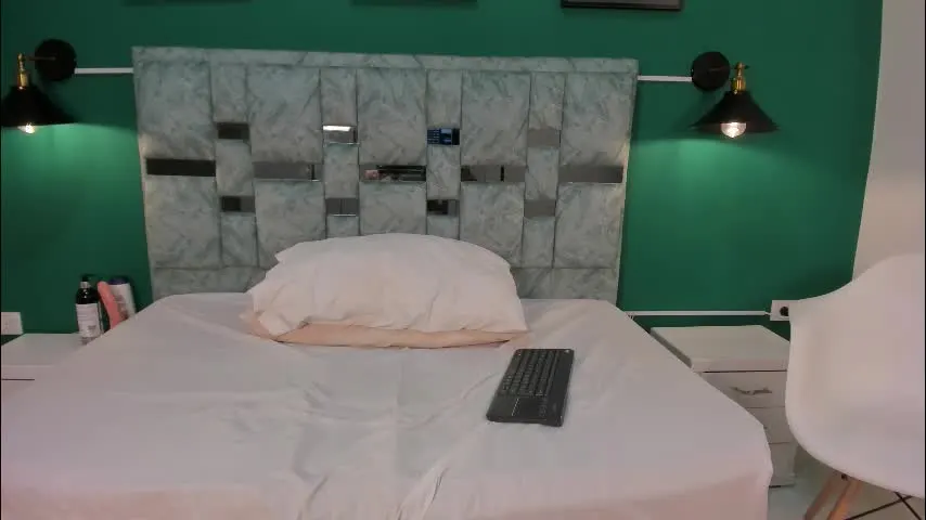 abella_lov — #skinny #anal #cum #latina #smalltits [620 tokens remaining]