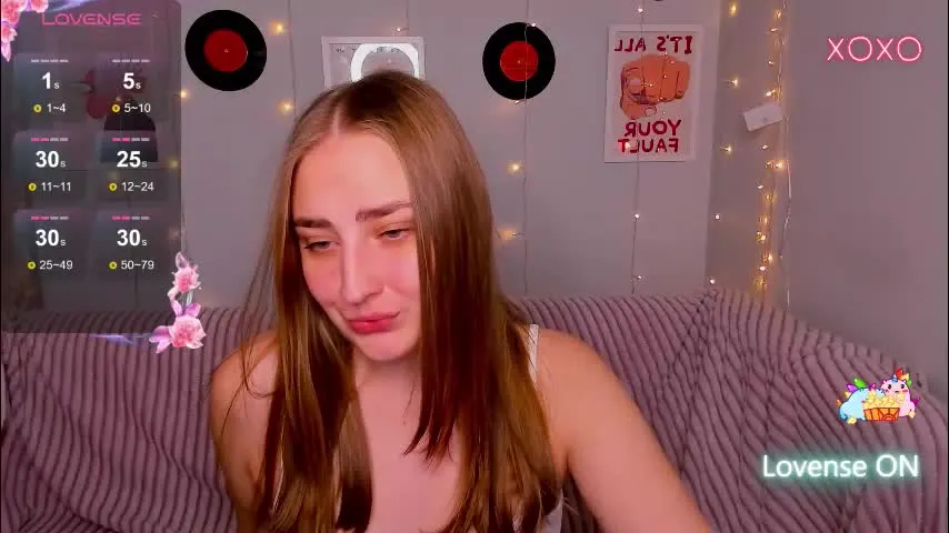 hazevee — Goal: ❤️Sexy Dance💃 #dance #dirtytalk #twerk #party #kinky - Next Goal: ❤️Show Panties👙