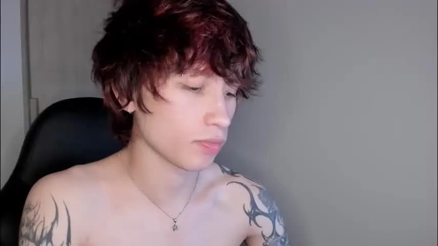 liamelf — GOAL: full naked [154 tokens remaining] Welcome to our room