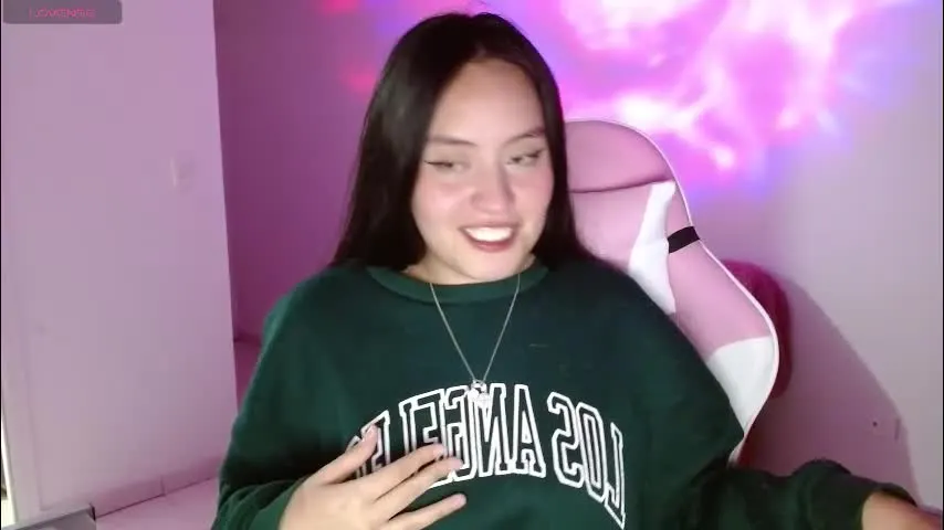 madissonn__ — GOAL: Pussy close up [69 tokens remaining] Welcome to my room!You are about to live a unique experience, just for you."😋 #asian #anal #lovense #saliva #bigass