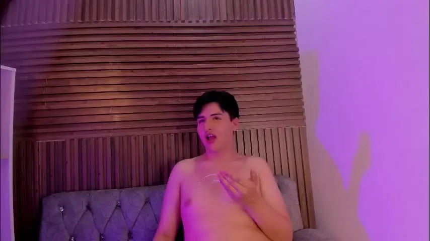 noahwolff_ — I'm on my first day 🔥 - Goal: cum for you [445 tokens left] #bigbody #latino #18 #chubby #new