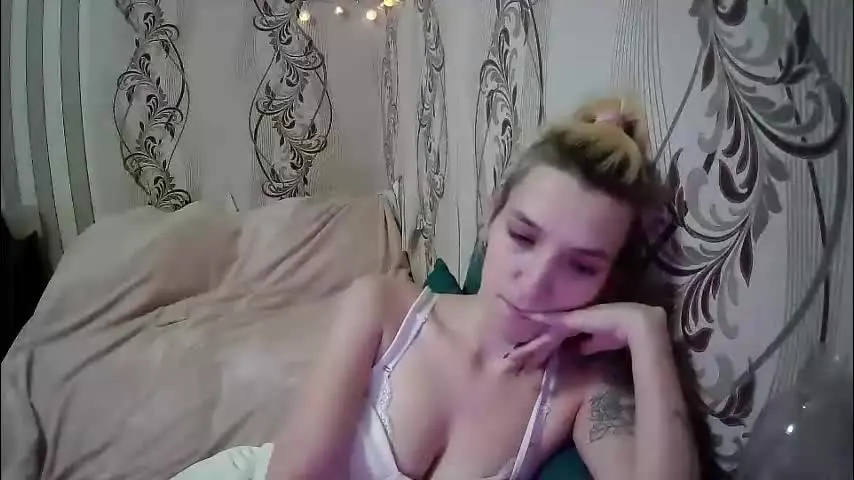 alissaclent — striptease with cum [594 tokens remaining] #teen #young #pale #skinny #cute