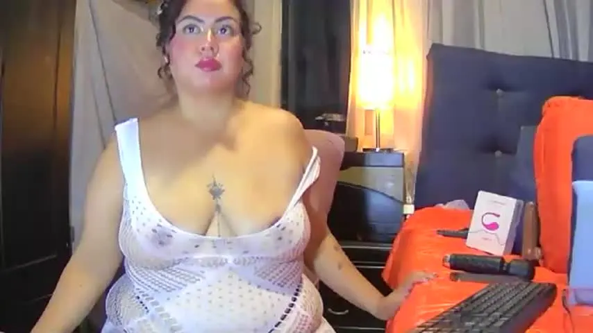 sthepany_0 — #lovense #new #colombia #latina #bbw #curvi #roleplay