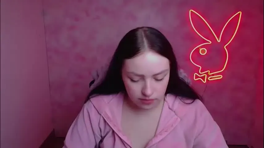 lily_lyyy — GOAL: Welcome to CB [100 tokens remaining] Welcome to my room! #18 #shy #young #cute #new