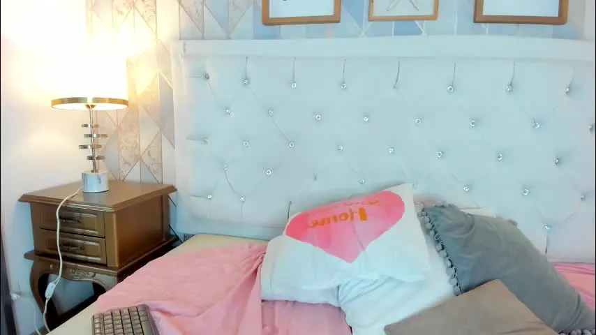 isis_7 — Current Goal: Sexy dance, tease you! 🔥🥵 at 92 tokens -- Next Goal: naked for you! 🔥 -- hiii, im new! #ebony #18 #skinny #new #teen