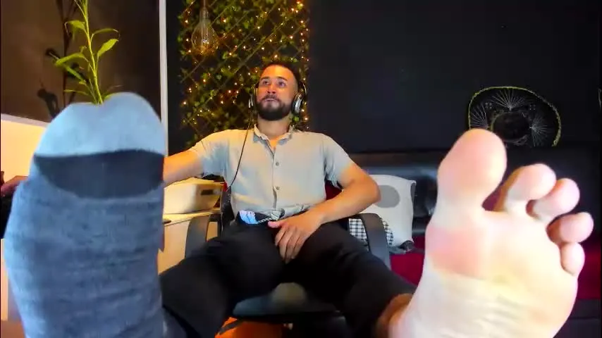 alessandro__wye — Repeating Goal: Sexy strip show! - Welcome to my room! - #bigcock #lush #findom #bdsm #feet #lovense