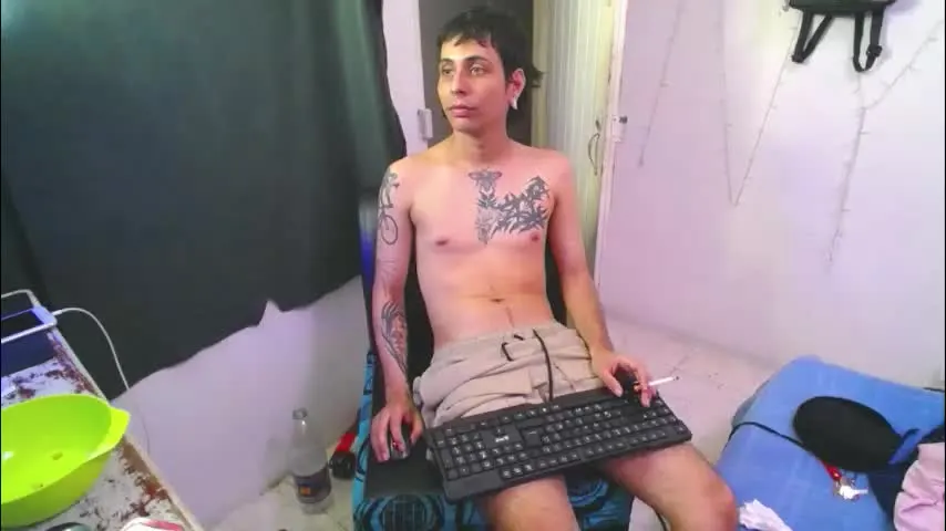 orus_420 — Goal: ❤️Sexy Dance ❤️ #18 #smoke #new #latino #femboy - Next Goal: masturbate fast