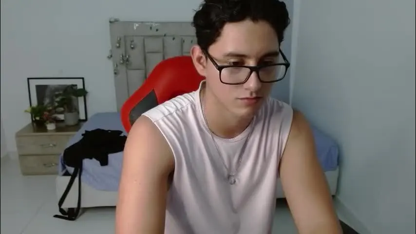 alec_fox7 — GOAL: Naked show🫣💢 [69 tokens remaining] Brand new guy here 😏 come and be one of the first to have fun with me #bigcock #twink #teen #cum #skinny