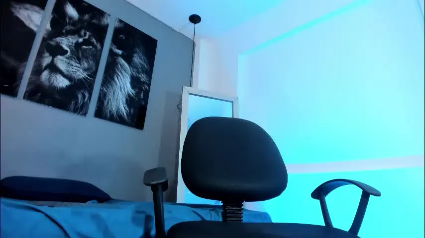 jack__star — GOAL: squeeze nipples [23 tokens remaining] Welcome to my room! #feet #bigcock #latino #dominant #new