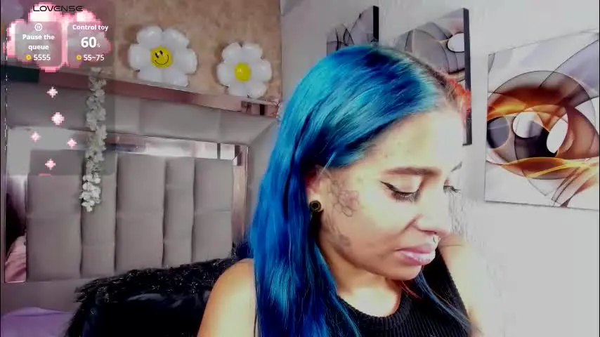 cristal_l — Goal: 🔥🍆vibrations on my clitoris🔥🍆 #lovense #ypung #new #deepthroat #squirt - Next Goal: 🍑doggy penetration + vibrations🍑